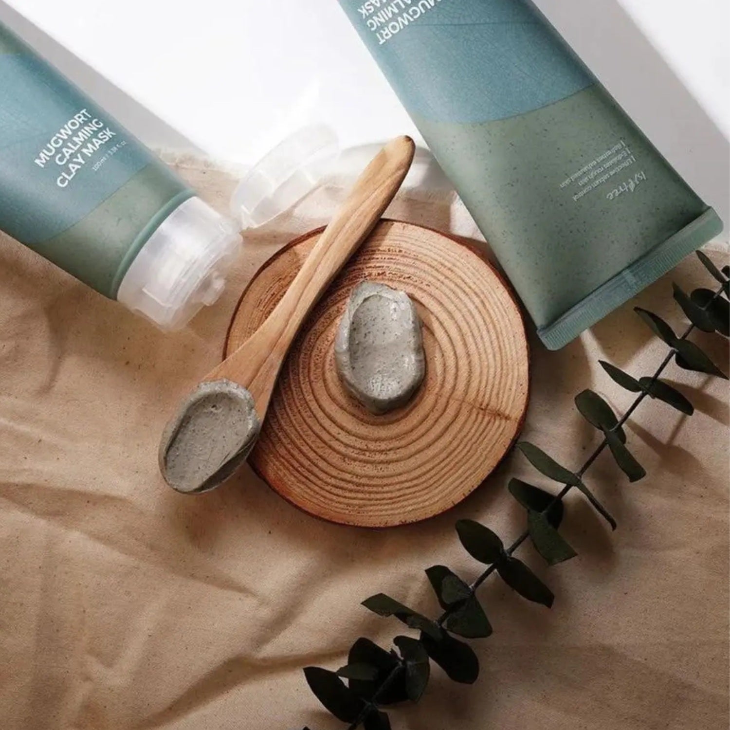 ISNTREE® Mugwort Calming Clay Mask (100ml)